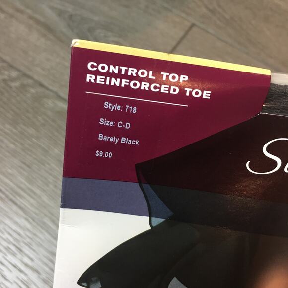 New Hanes Silk Reflections Silky Sheer Control Top Reinforced Toe C-D Barely Blk - Picture 2 of 5